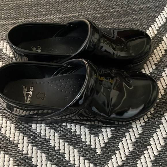 - Like new patent leather Dansko’s - Picture 2 of 6